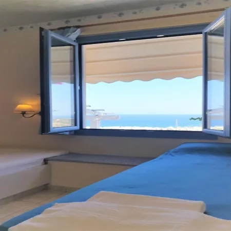 Entire Private Sea Full View With Balcony, Shared Pool And Air Conditionin (adults Only) 公寓