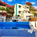 Entire Private Sea Full View With Balcony, Shared Pool And Air Conditionin (adults Only) 公寓