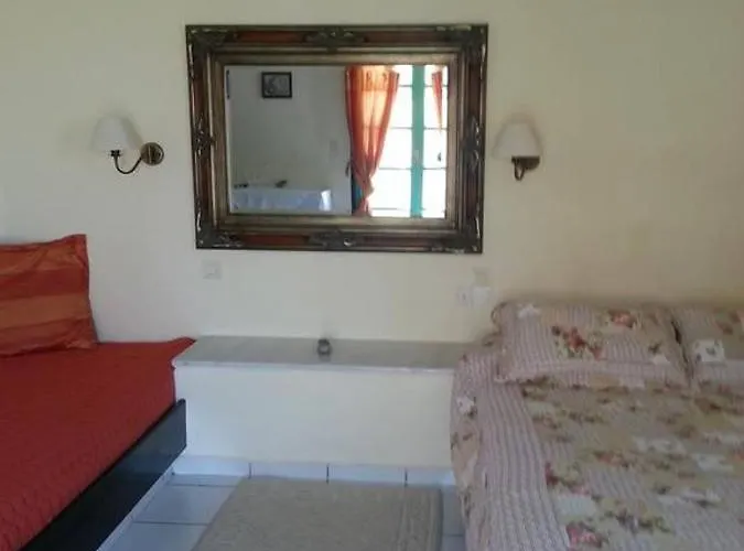 Διαμέρισμα Entire Private Sea Full View With Balcony, Shared Pool And Air Conditionin (adults Only) Χερσόνησος